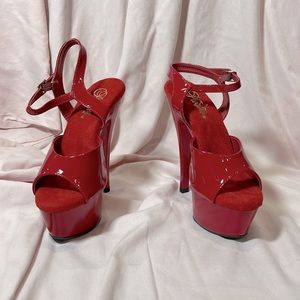 NWT Pleaser red 6” pumps KISS209